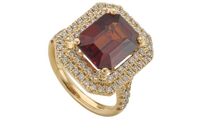 DQ275 | 18ct Gold. A Hessonite Garnet & Diamond set Ring (HG: 6.30cts, D: 0.75ct)